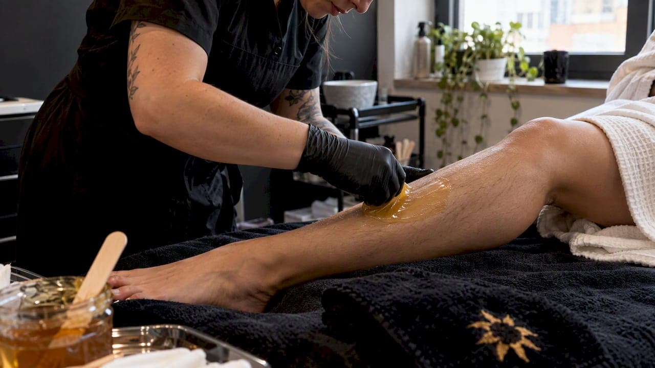Sugaring mit Betäubung: Was gegen den Schmerz wirklich hilft